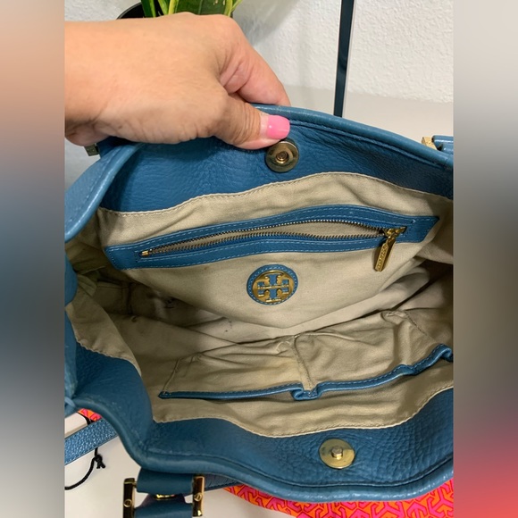 💕👜TORY BURCH Amanda Leather Hobo Bag💕👜👜 - Picture 8 of 11